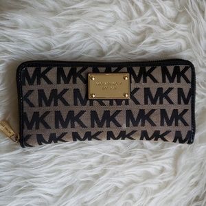 Michael Kors wallet